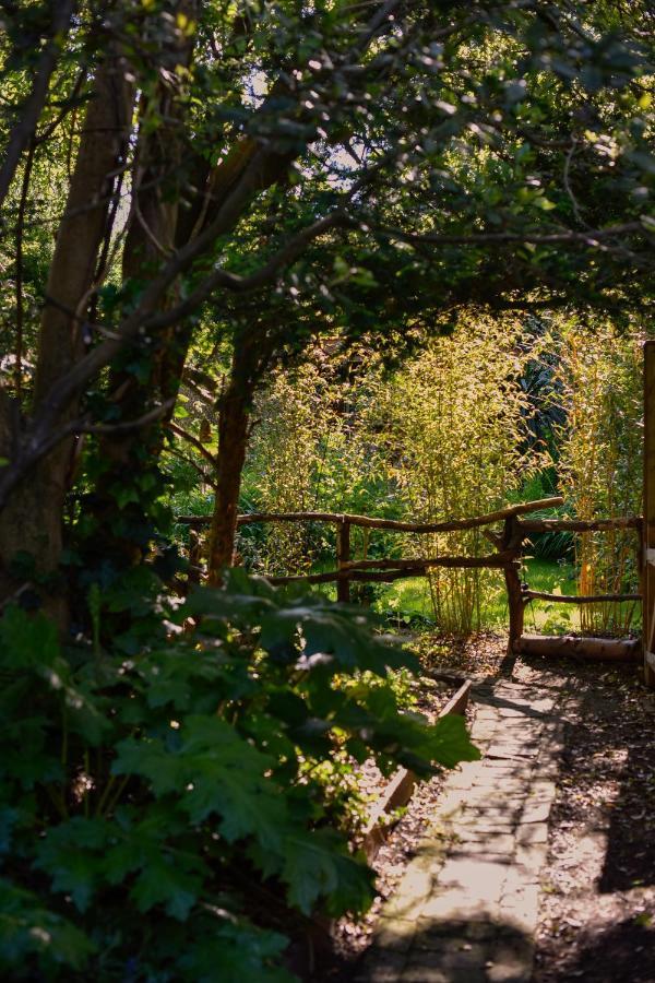 Ward Avenue B&B カウズ エクステリア 写真