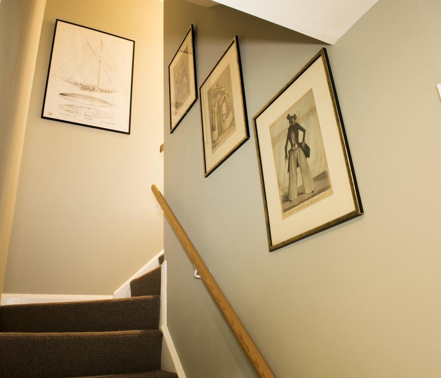 Ward Avenue B&B カウズ 部屋 写真